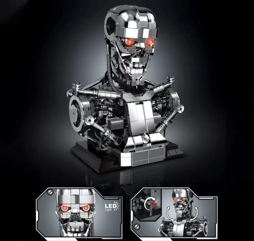 Model robota Terminator T-800 z klocków z zaznaczonym podświetleniem LED oczu i obrotową głową