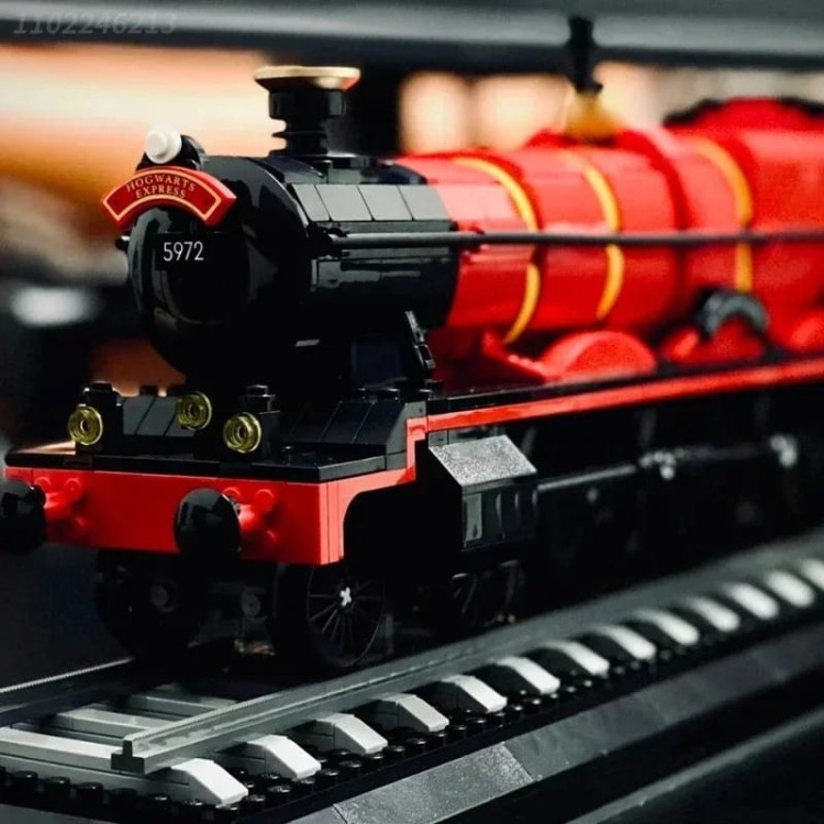713